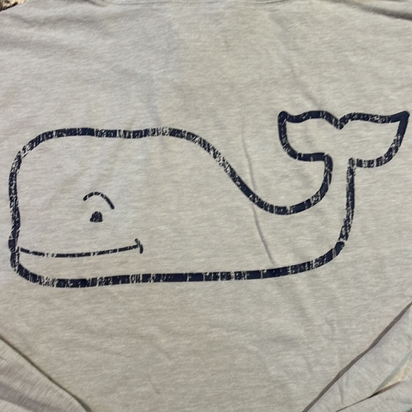 Vineyard vine put a long sleeve in size is medium - Picture 13 of 13